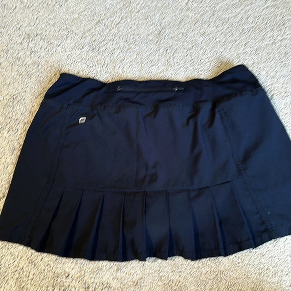 Fabletics Skort Back Pleat Medium golf/ tennis back pocket - Picture 3 of 6